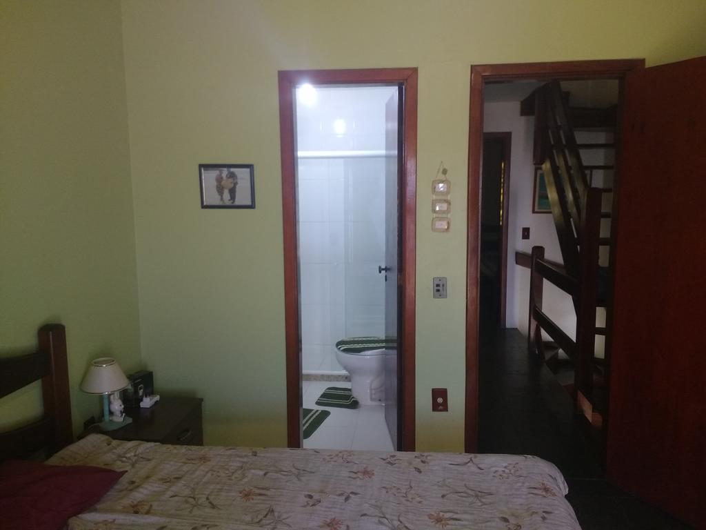Casa 4 Quartos Em Frente A Grande